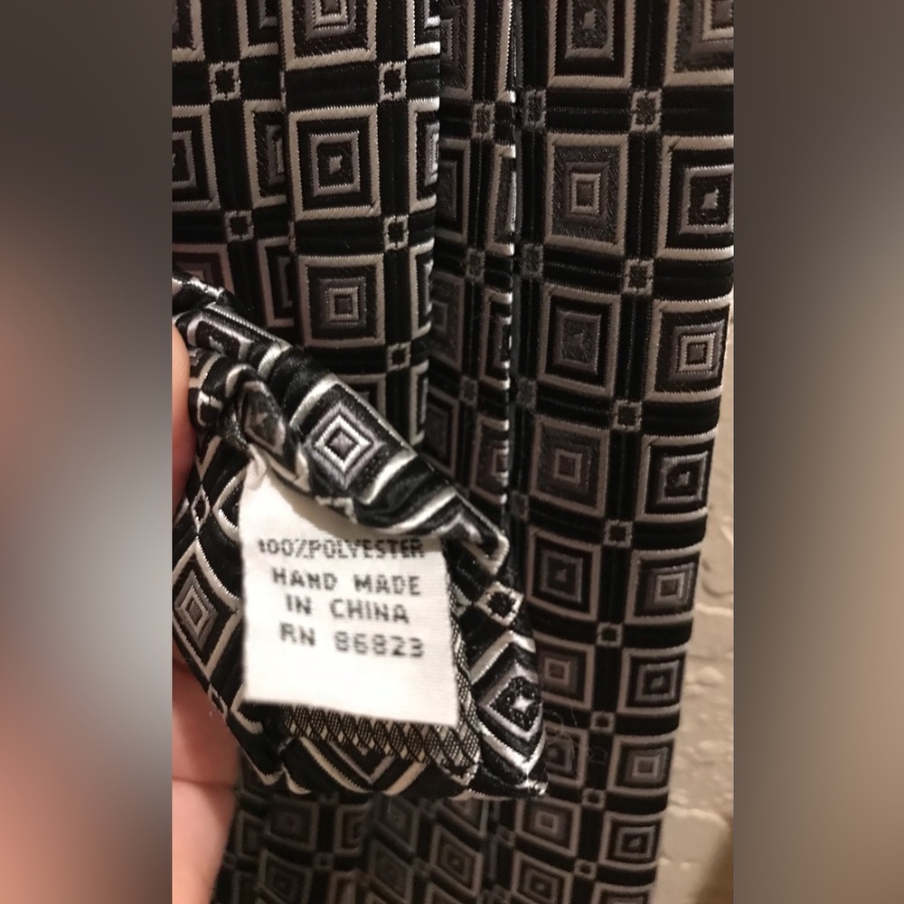 DAVVERO BENINO 100% POLYESTER PRINT TIE & CHRISTIAN AUJARD PARIS GEOMETRIC TIE - Picture 10 of 14
